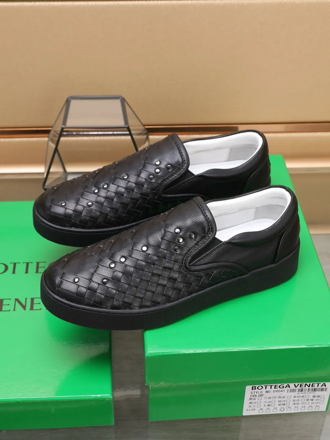 Men's men's shoes 💰Men's shoes 💰540💰🔥[BV] series of top purchasing agents 🔍Imported first-layer cowhide woven surface, cowhide foot pads lining environmentally friendly ♻️Does not fade, 💪Sole: Rubber combination original factory special original outsole ⚠Original and single goods 🔍🔍You can come in and out at will, welcome to compare ⚠Number of sizes: 38-44